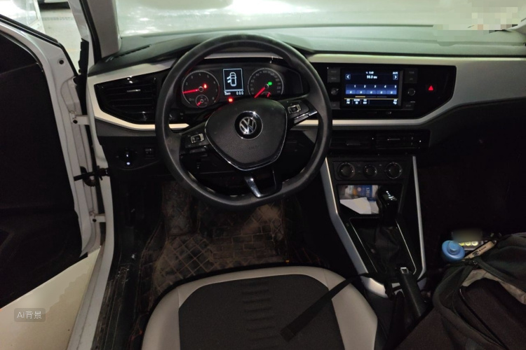 Volkswagen Polo 2021 car image #12