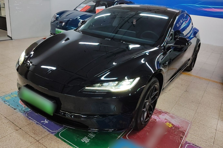 Tesla Model 3 2024 car image #2