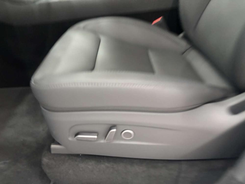 Tesla Model Y 2026 #22 Tesla Model Y 2026 immagine di auto #22