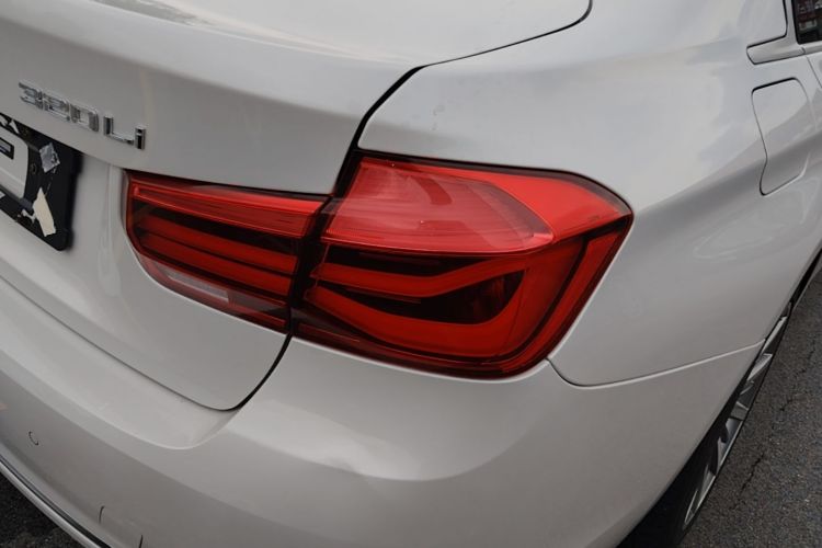 BMW 3 Series 2019 #8 BMW 3 Series 2019 car image #8