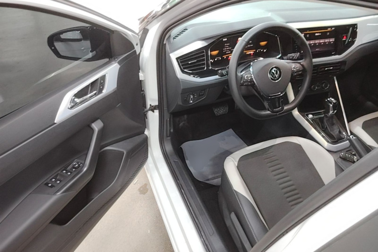 Volkswagen Polo 2023 car image #15