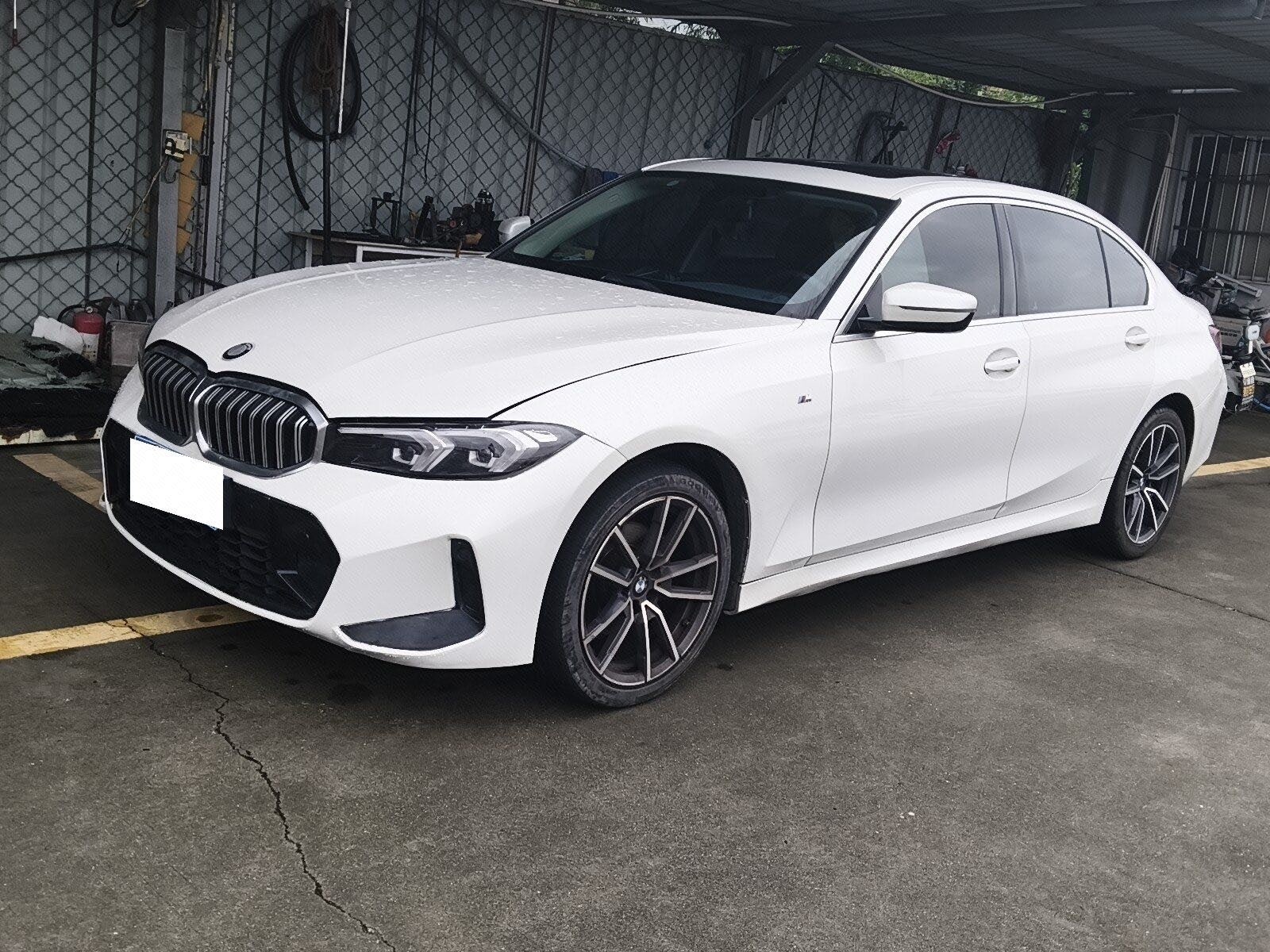 BMW 3 Series 2023 BMW 3 Series 2023 car image