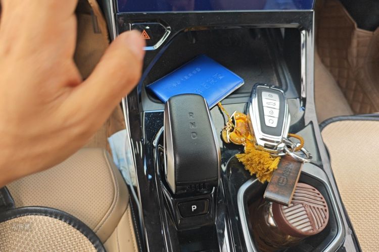GEELY Boyue L 2023 car image #16