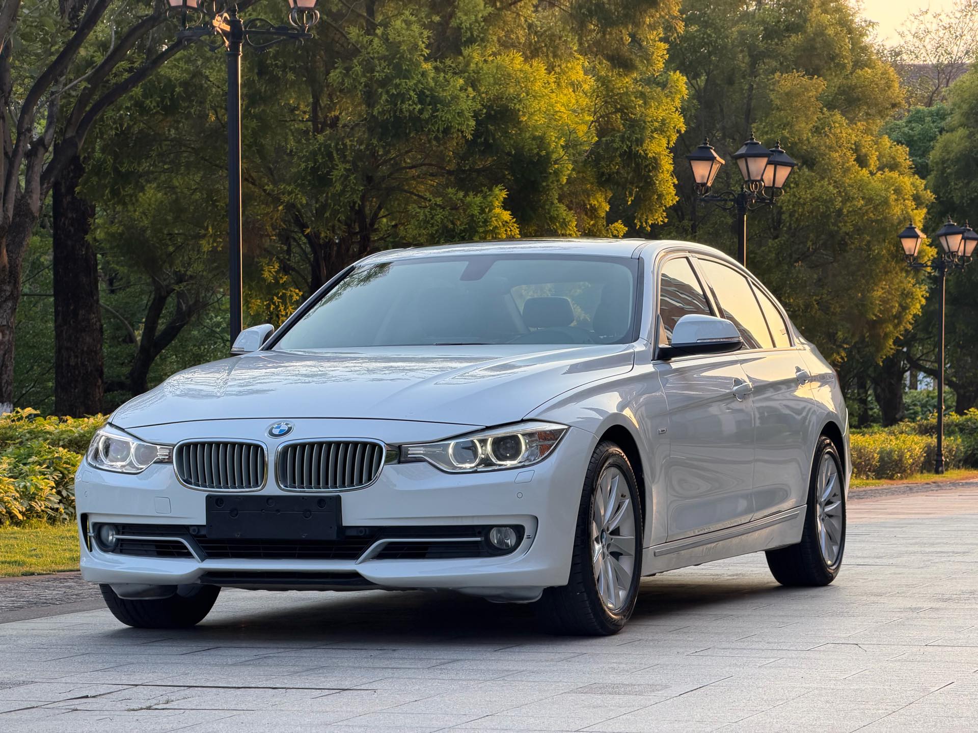 BMW 3 Series 2014 BMW 3 Series 2014 car image