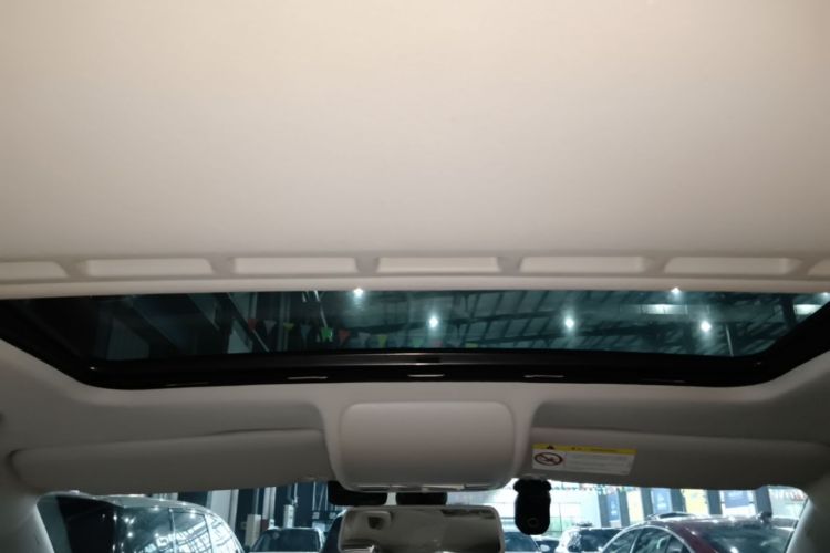 Volkswagen Polo 2015 car image #18