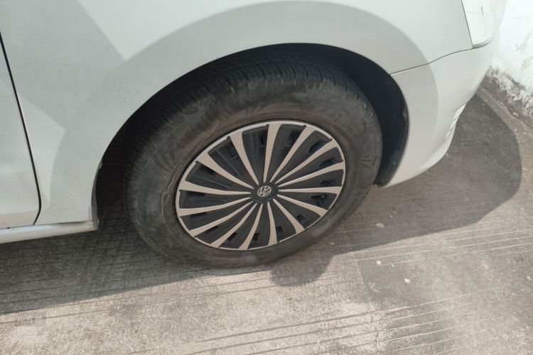 Volkswagen Santana 2016 car image #9