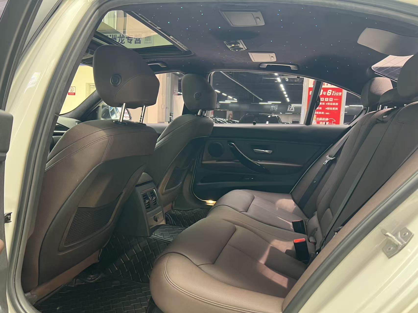 BMW 3 Series 2018 car image #6