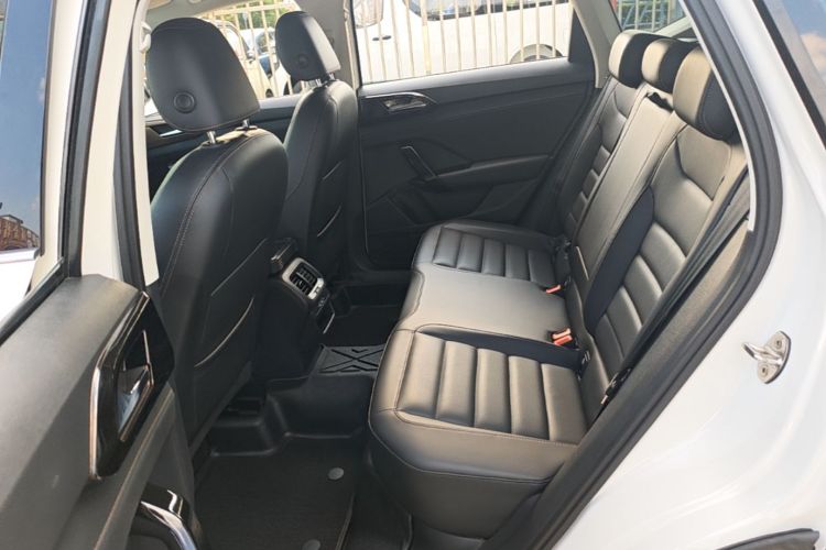 Volkswagen Tharu 2020 car image #13