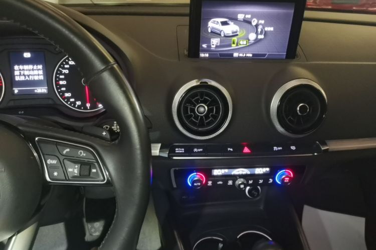 Audi A3 2018 immagine di auto #17