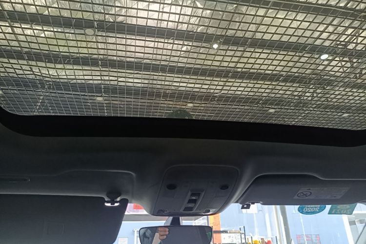 Audi Q3 2019 car image #18