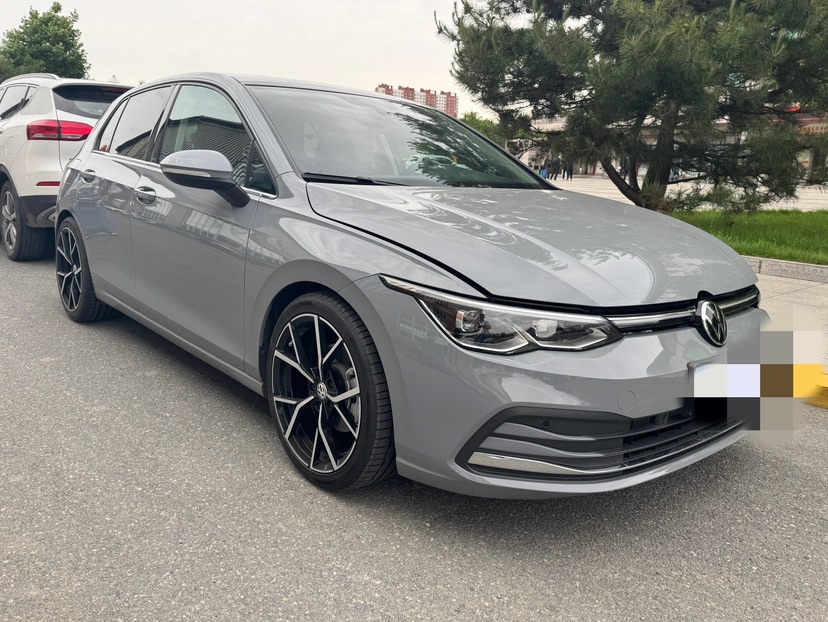 Volkswagen Golf 2023 car image #3