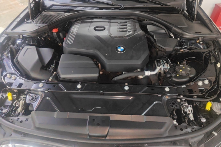 BMW 3 Series 2022 car image #20