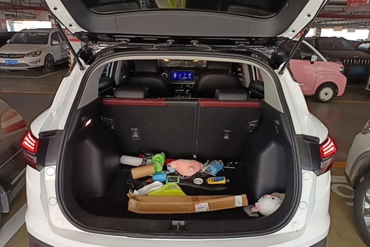GEELY Coolray 2023 изображение автомобиля #19