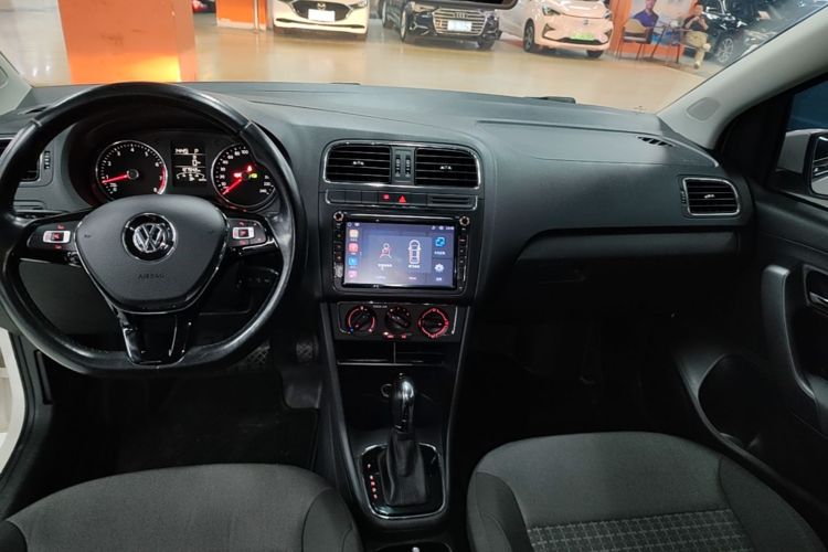 Volkswagen Polo 2016 #13 Volkswagen Polo 2016 car image #13