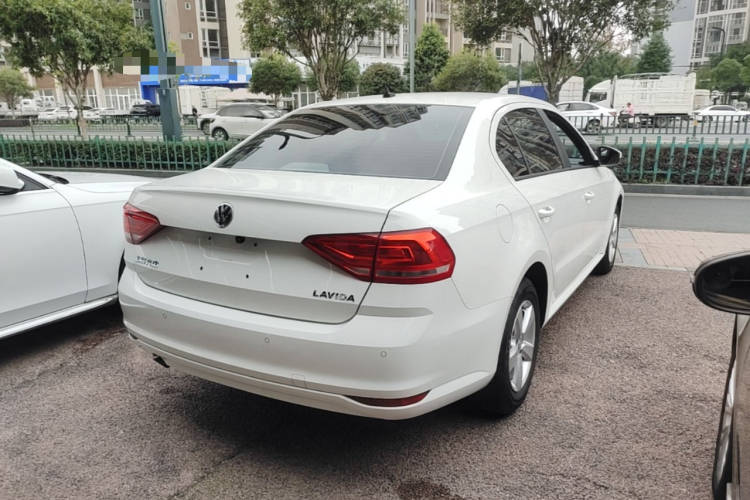 Volkswagen Lavida 2016 car image #7