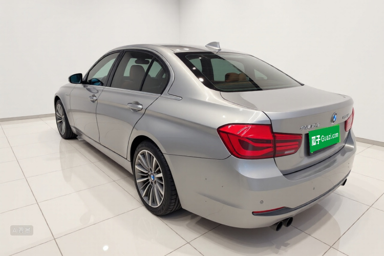 BMW 3 Series 2019 car image #5