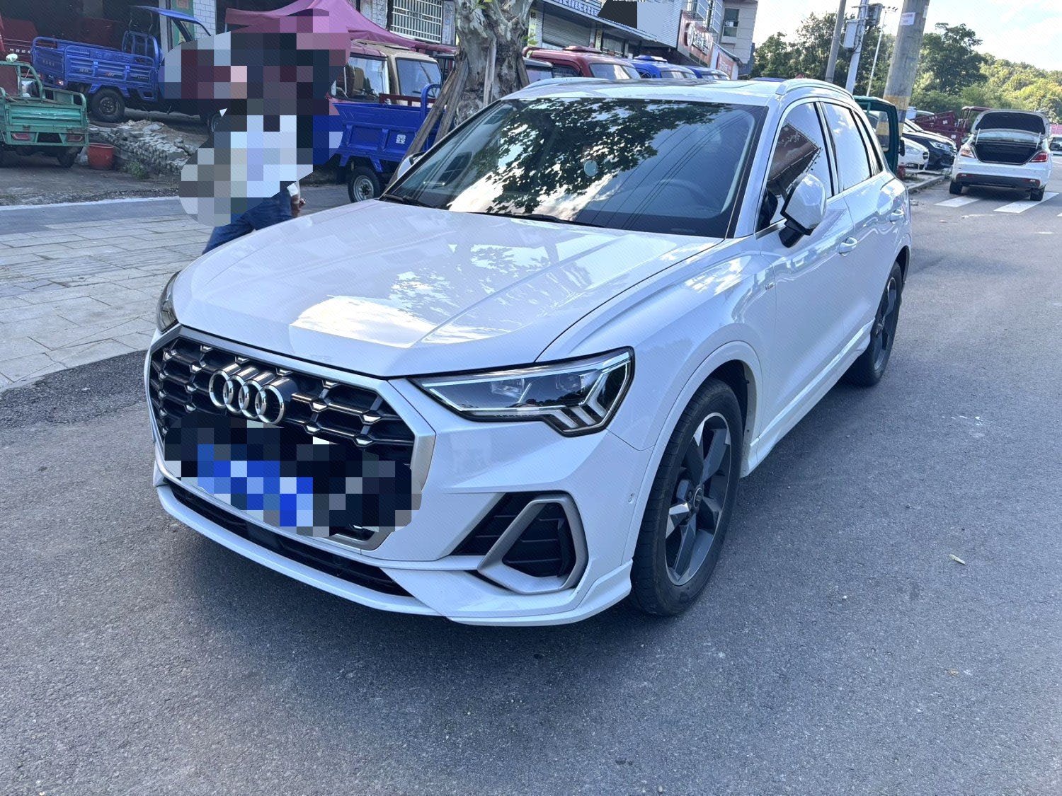 Audi Q3 2023 car image 
