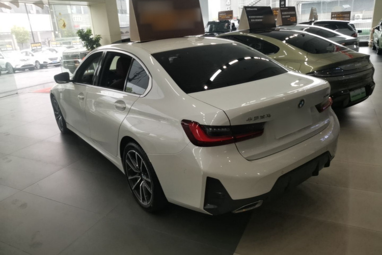 BMW 3 Series 2024 #5 BMW 3 Series 2024 car image #5