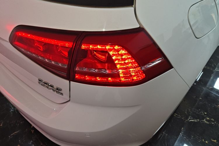 Volkswagen Golf 2016 car image #8