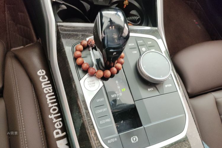 BMW 3 Series 2020 car image #16