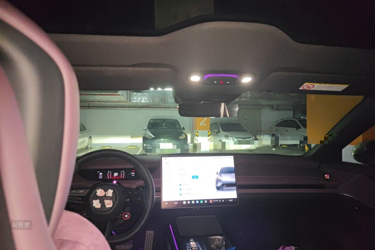 MI SU7 2025 immagine di auto #20