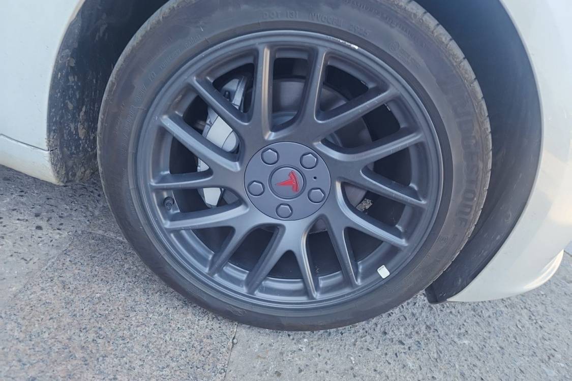 Tesla Model 3 2025 imagen de coche #9