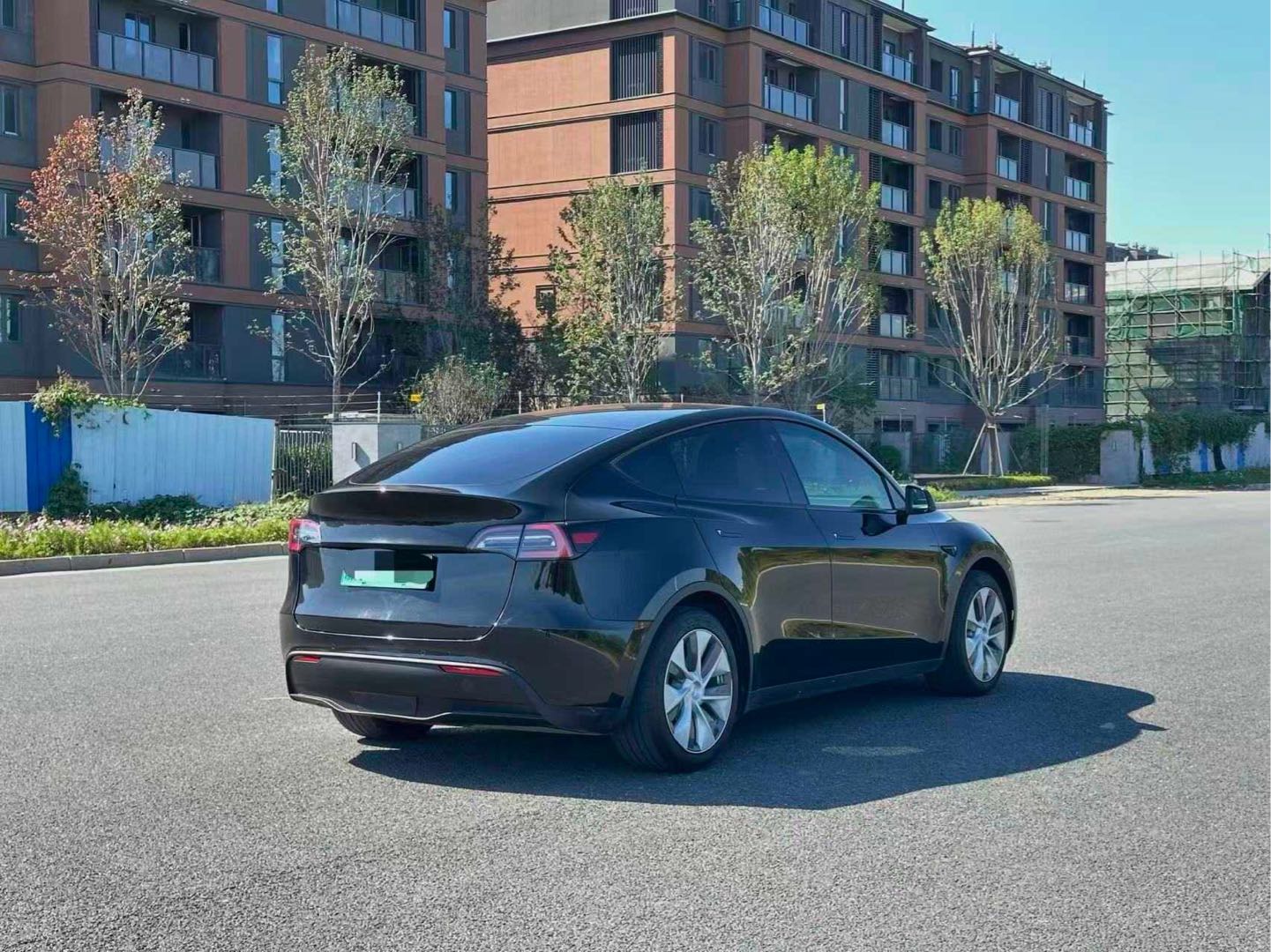 Tesla Model Y 2023 صورة سيارة #11