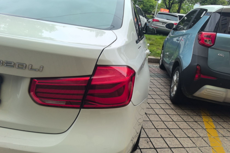 BMW 3 Series 2019 #8 BMW 3 Series 2019 car image #8