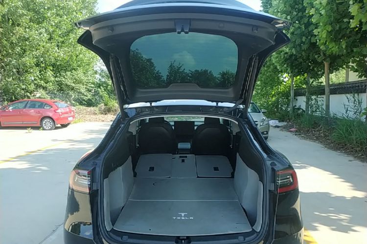 Tesla Model Y 2023 #19 Tesla Model Y 2023 car image #19