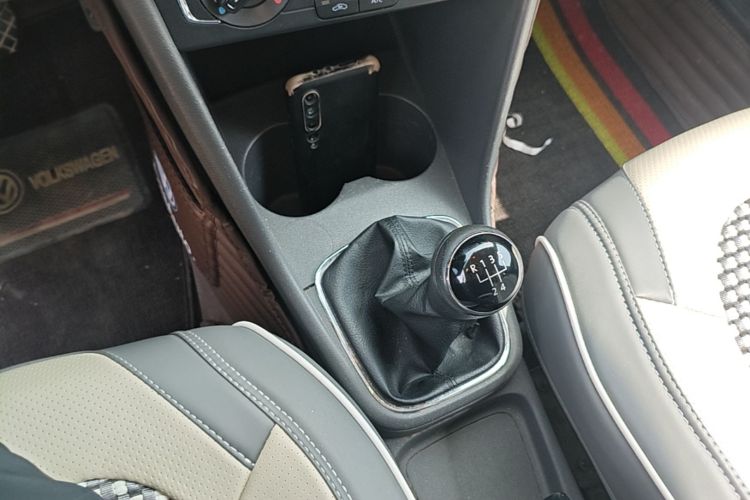 Volkswagen Polo 2016 car image #14