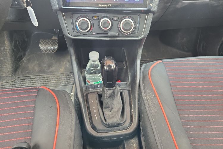 Volkswagen Santana 2019 car image #14