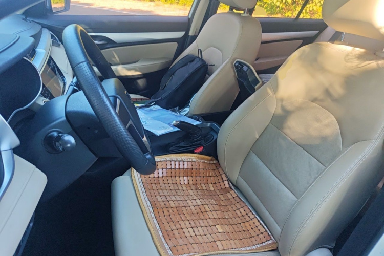 GEELY Emgrand 2018 imagen de coche #15
