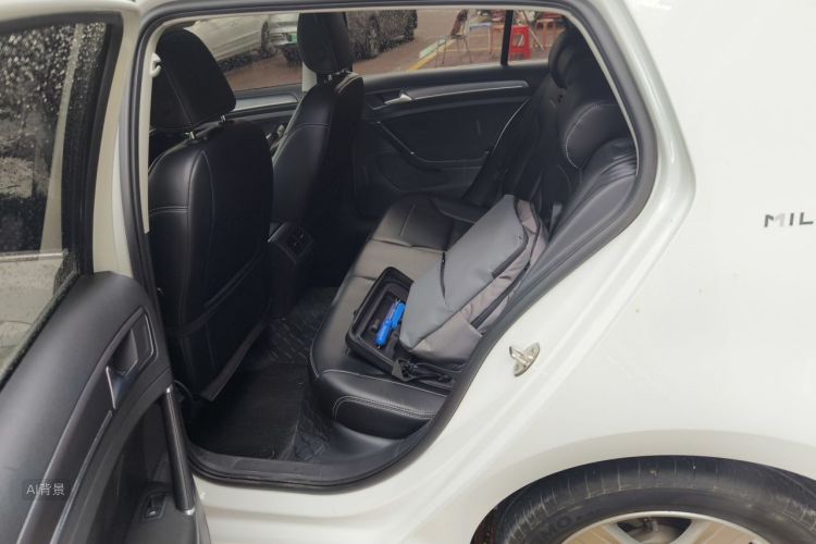 Volkswagen Golf 2017 car image #19