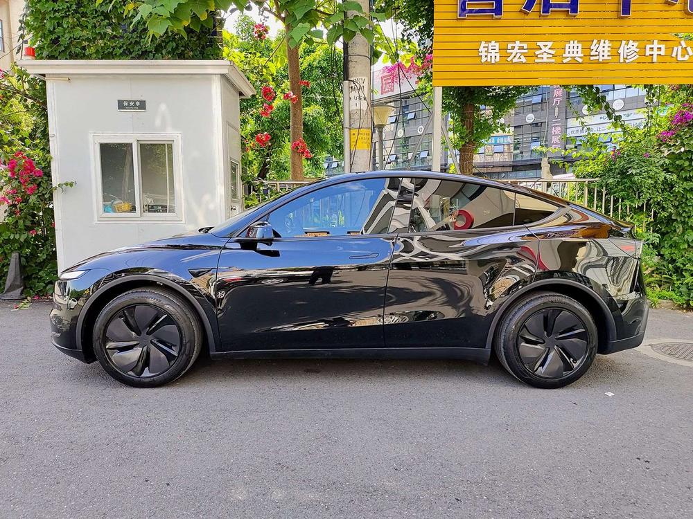 Tesla Model Y 2025 #3 Tesla Model Y 2025 immagine di auto #3