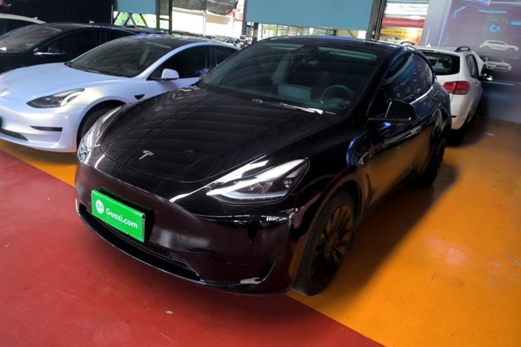 Tesla Model Y 2023 #2 Tesla Model Y 2023 car image #2