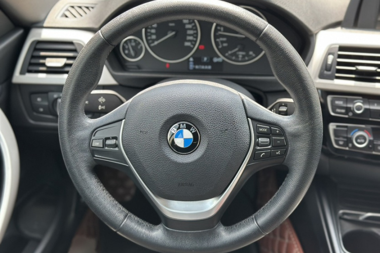 BMW 3 Series GT 2017 #14 BMW 3 Series GT 2017 car image #14