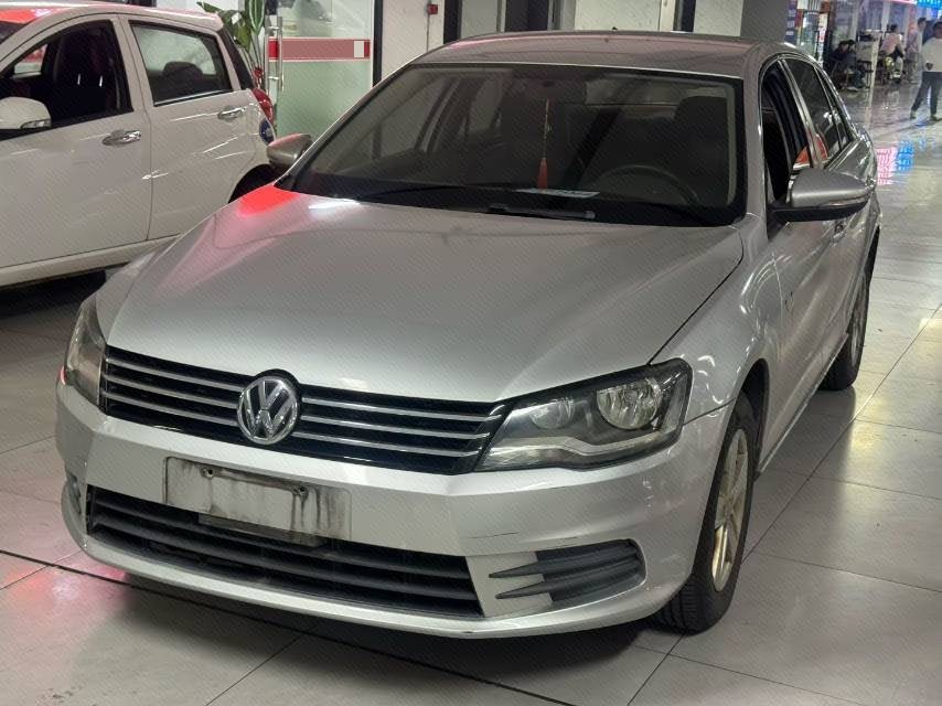 Volkswagen Bora 2013 car image 