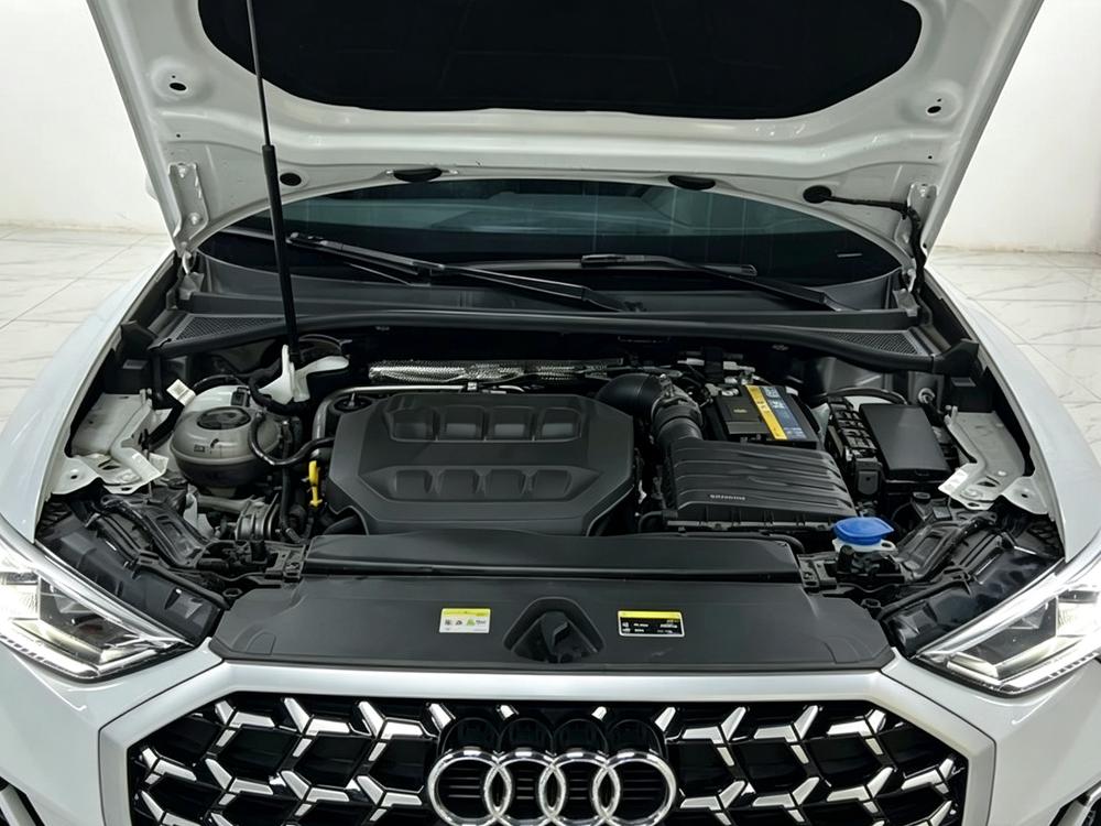 Audi Q3 2025 car image #10