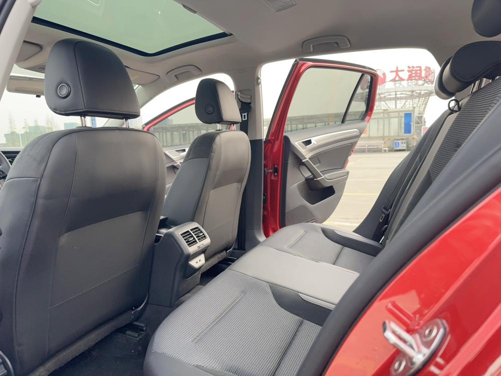 Volkswagen Golf 2019 car image #14