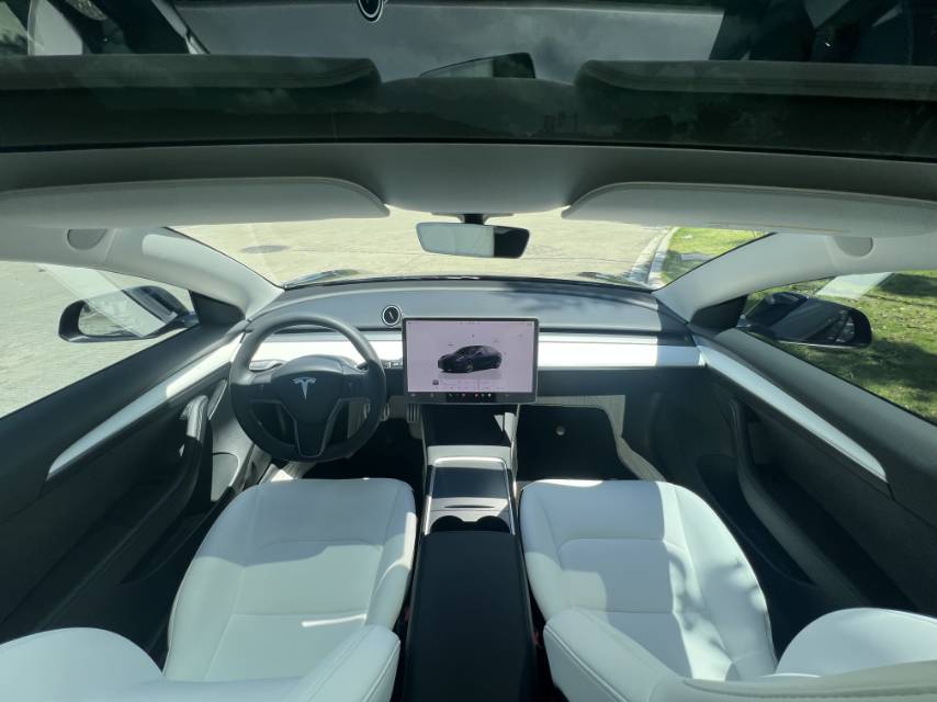 Tesla Model 3 2023 car image #9