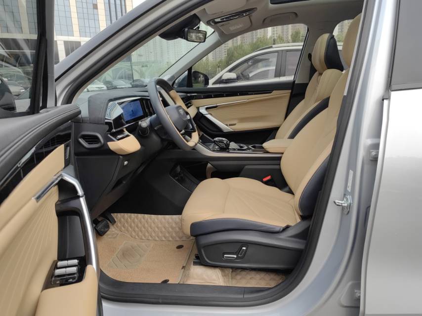 GEELY Boyue L 2023 car image #7