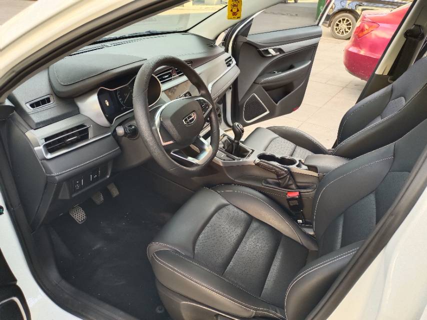 GEELY Emgrand 2021 car image #9
