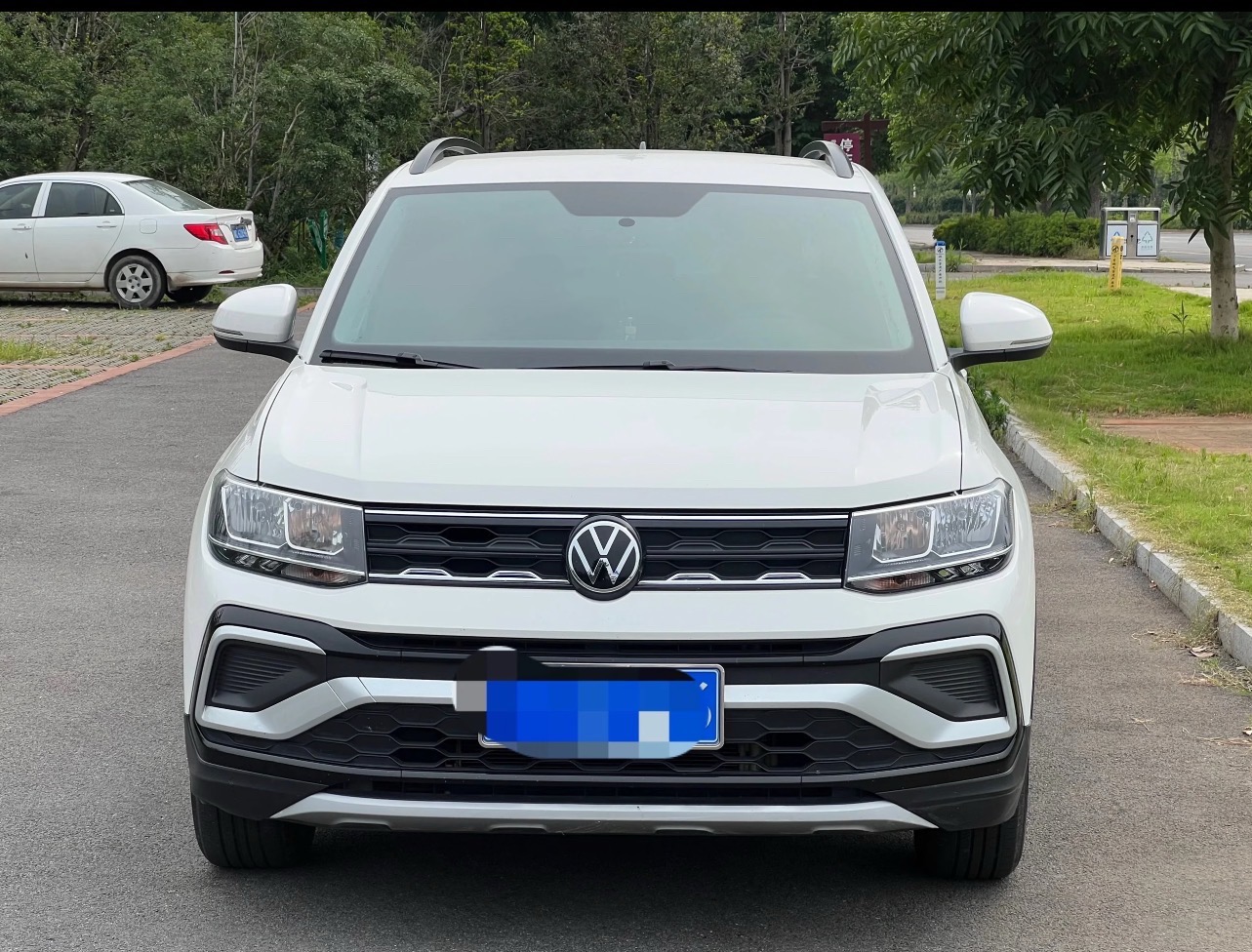 Volkswagen T-Cross 2021 immagine di auto #2