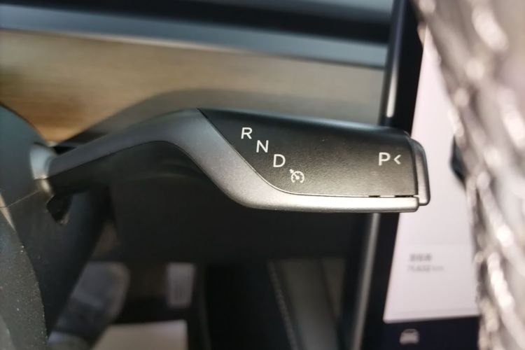 Tesla Model 3 2021 car image #23