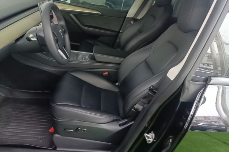 Tesla Model Y 2023 #15 Tesla Model Y 2023 car image #15