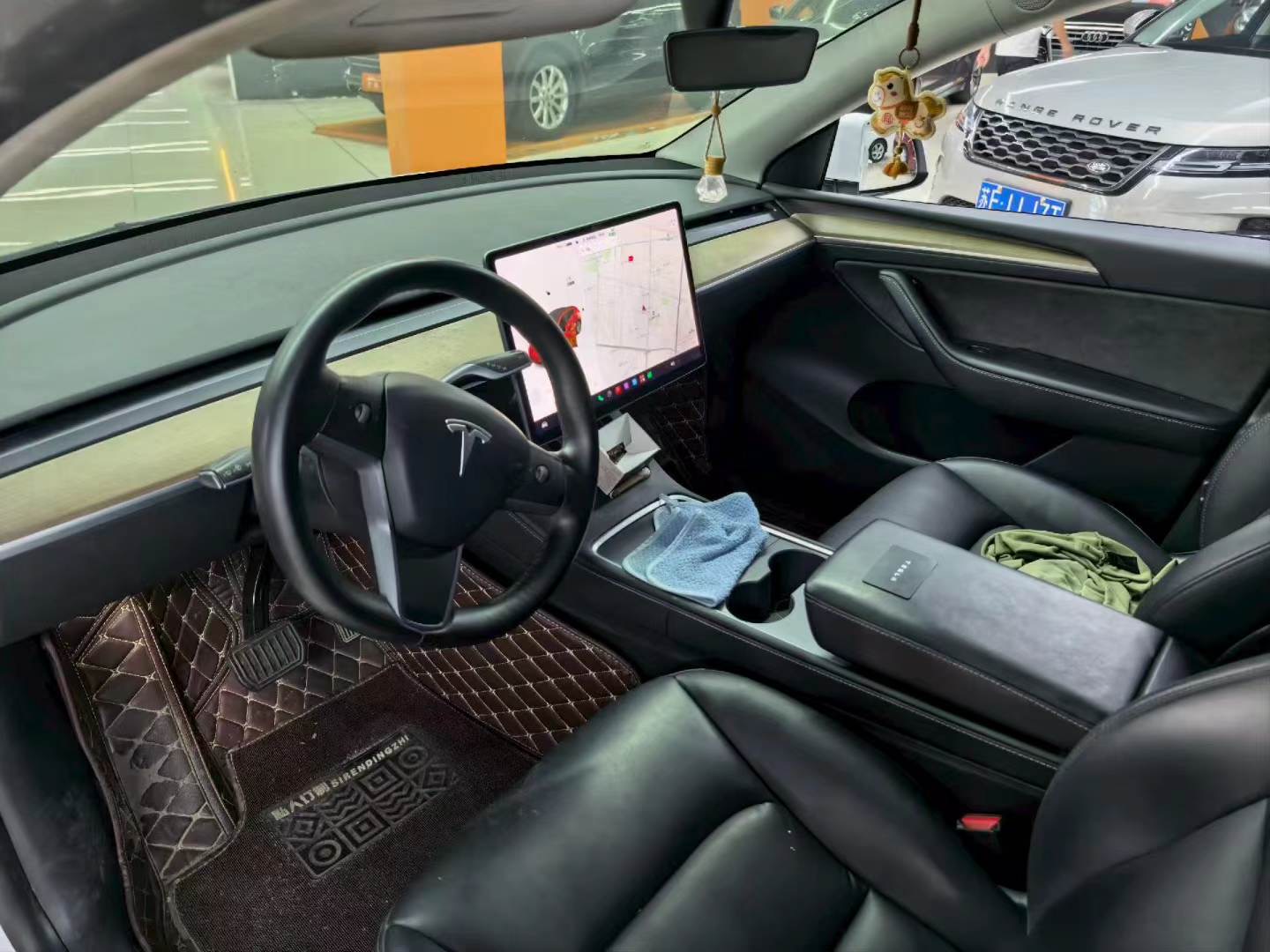 Tesla Model Y 2021 car image #4