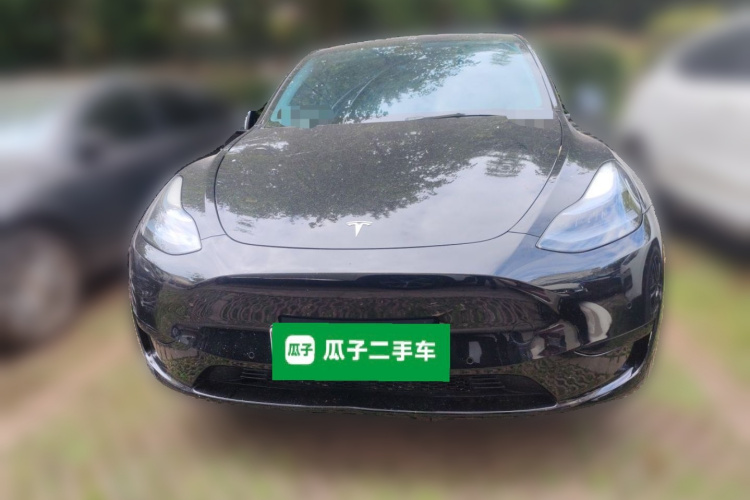 Tesla Model Y 2023 car image #3