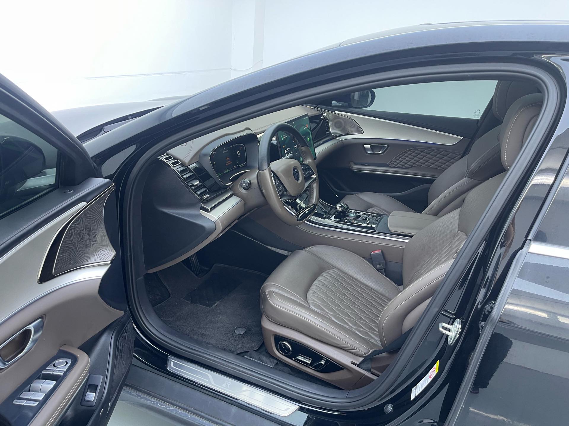 BYD Han 2023 #4 BYD Han 2023 car image #4