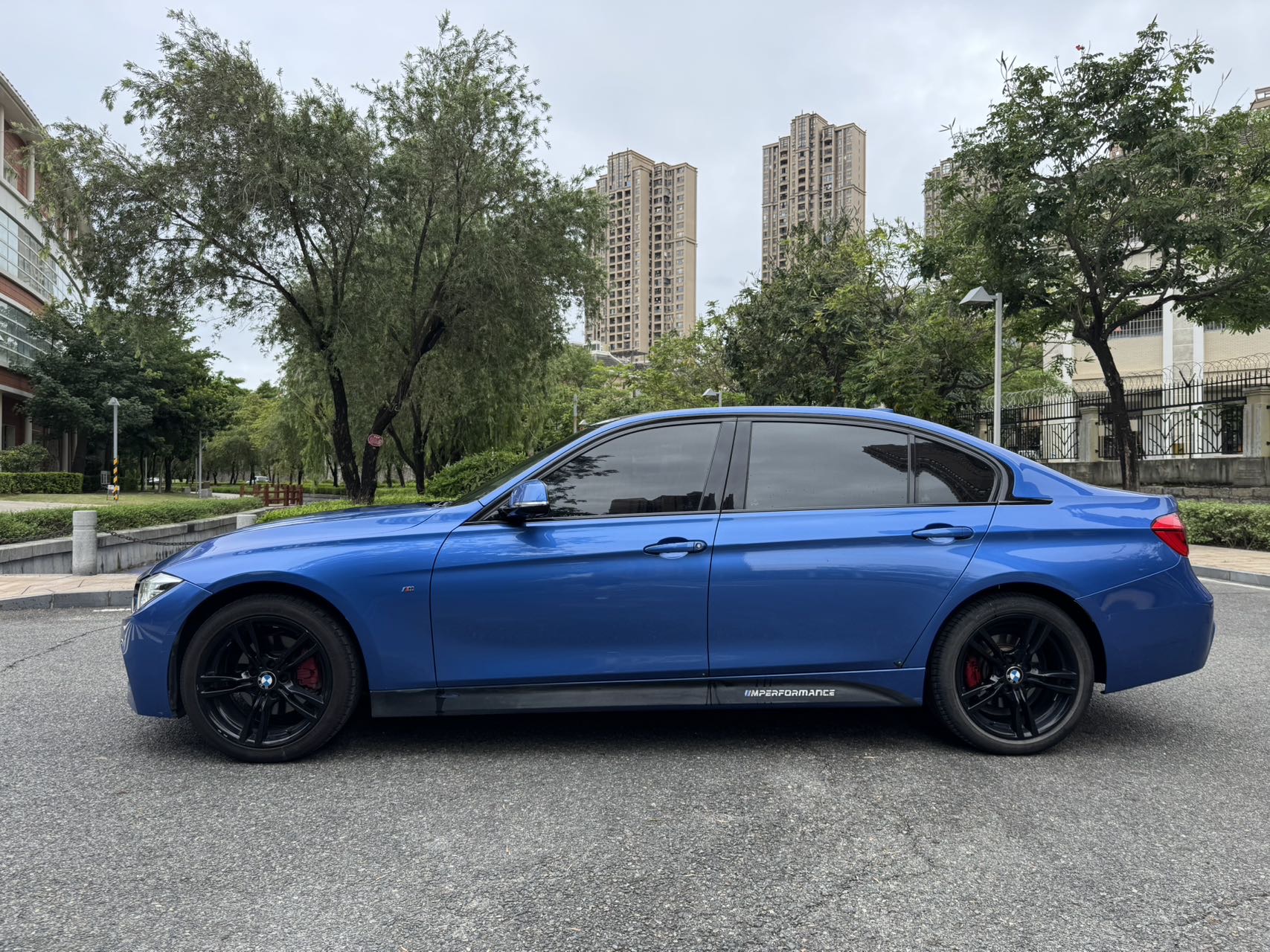 BMW 3 Series 2019 #4 BMW 3 Series 2019 car image #4