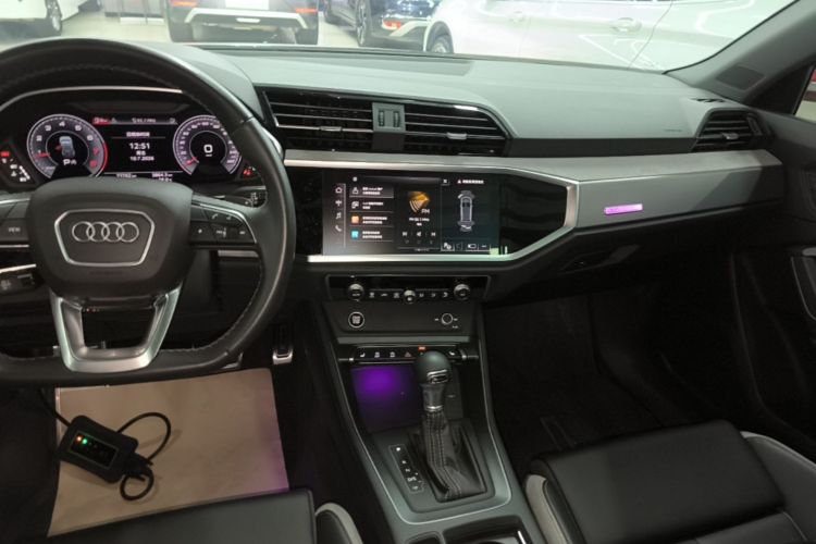 Audi Q3 2024 car image #13